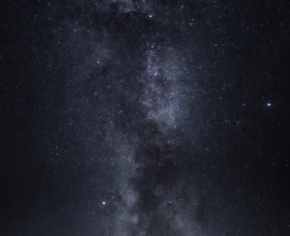 Late summer is a great time to take a visual trip along our Milky Way. Credit: Stuart Atkinson.